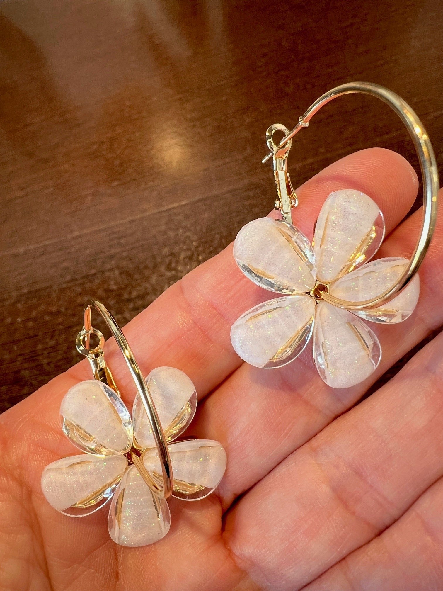 PENDIENTES ARO FLOR BLANCA