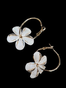 PENDIENTES ARO FLOR BLANCA