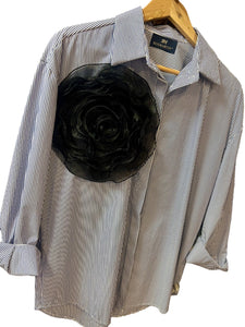 CAMISA MIL RAYAS CON FLOR NEGRA