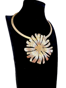 COLLAR COLGANTE FLOR